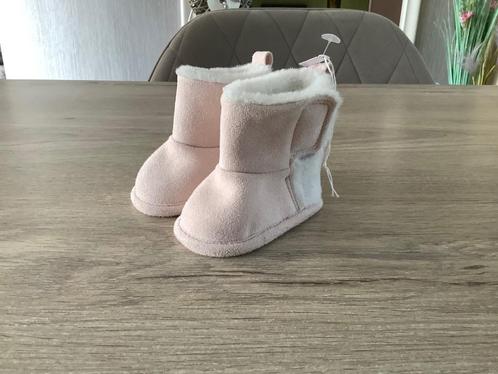 Baby's eerste botjes, Kinderen en Baby's, Babykleding | Schoentjes en Sokjes, Zo goed als nieuw, Meisje, Laarsjes, Ophalen of Verzenden