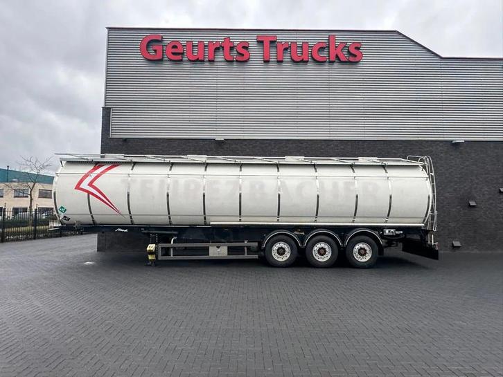 Menci STC SA 1355 TANKOPLEGGER 51000L MET 4 X GOLFBREKENDE C, Auto's, Vrachtwagens, Aanhangers en Opleggers, Overige brandstoffen
