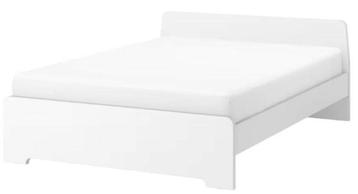 Lit double Ikea 140 x 200 avec 2 sommiers à lattes/matelas disponible aux enchères