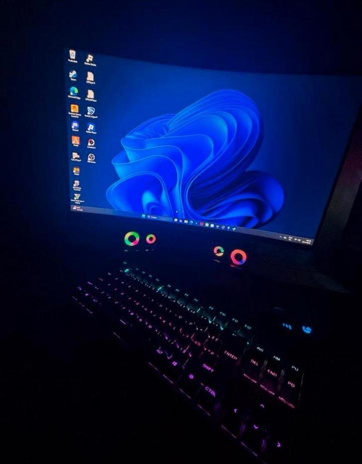 Monitor, Computers en Software, Desktop Pc's, Zo goed als nieuw, Ophalen of Verzenden