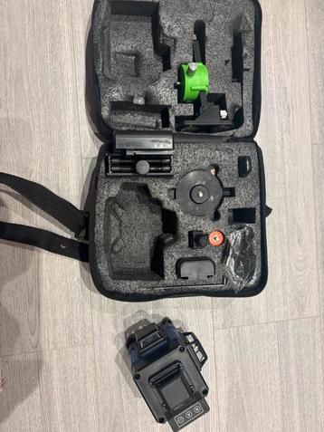 Niveau laser 3D avec trépied beschikbaar voor biedingen