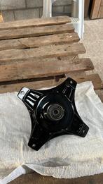 Dax naaf zwart, Enlèvement