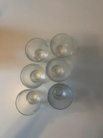 6 water glazen  beschikbaar voor biedingen