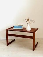 Table d'appoint vintage en teck du milieu du siècle, Enlèvement, Comme neuf