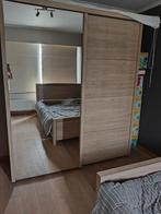 Mooie stevige kleerkast en bed en lattenbodem met matras, Huis en Inrichting, Ophalen, Zo goed als nieuw