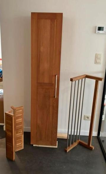 SET badkamerkast / handdoekrek / 2 legboordjes beschikbaar voor biedingen