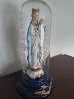Madonna beeld onder zeer fijn afgewerkte stolp, Antiquités & Art, Antiquités | Objets religieux, Enlèvement
