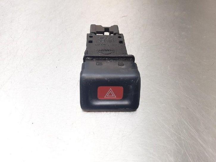 ALARMLICHTEN SCHAKELAAR Nissan Maxima QX (A32), Auto-onderdelen, Dashboard en Schakelaars, Nissan, Gebruikt