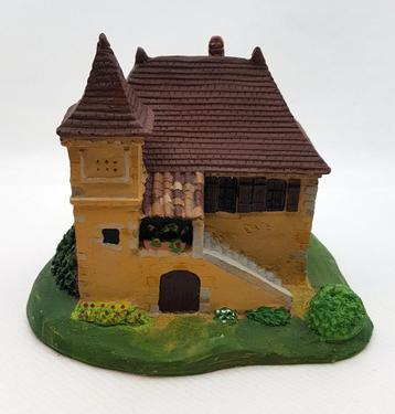 Maison miniature en résine Zuercy  ( Ed. Atlas)