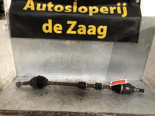 Aandrijfas rechts-voor van een Nissan Juke, Auto-onderdelen, Remmen en Aandrijving, Nissan, Gebruikt, 3 maanden garantie, Ophalen of Verzenden