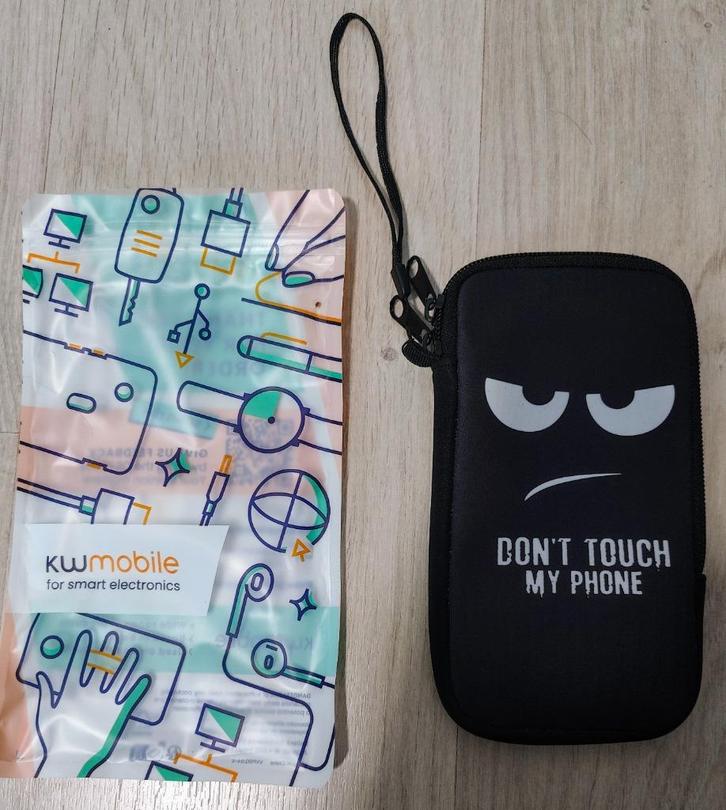Pochette néoprène smartphone humour - "Don't touch my phone", Télécoms, Téléphonie mobile | Accessoires & Pièces, Neuf, Autres marques
