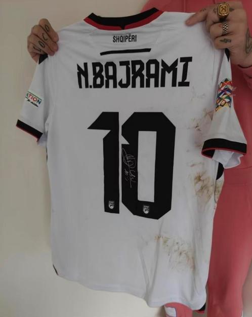 Albanië matchwornshirt Bajrami met certificaat, Verzamelen, Sportartikelen en Voetbal, Zo goed als nieuw, Shirt, Ophalen of Verzenden