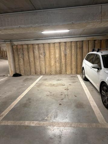 Place de parking - garage Saint gilles beschikbaar voor biedingen