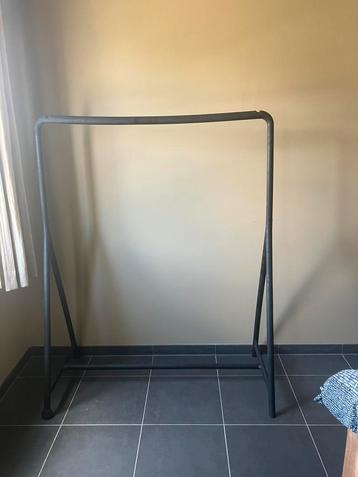 Kleding rek beschikbaar voor biedingen