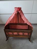 Op te frissen wiegje. Nieuwe stof is zeker nodig., Kinderen en Baby's, Babywiegjes en Ledikanten, Ophalen, Gebruikt, Wieg