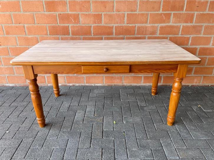 Tafel in grenen hout / goede staat, Huis en Inrichting, Tafels | Eettafels, Gebruikt, Grenenhout, Ophalen