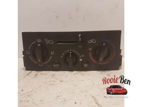 Kachel Bedieningspaneel van een Peugeot 207, Auto-onderdelen, Dashboard en Schakelaars, Peugeot, Gebruikt, 3 maanden garantie