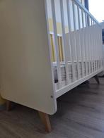 Babybed (Quax Loft) +matras (ABZ muliticare Orka)+beddengoed, Ophalen, Gebruikt, Ledikant