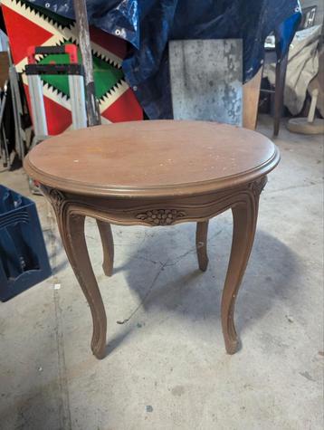 Kleine vintage bijzettafel – €15 beschikbaar voor biedingen