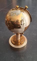 wereldbol/sigarettendispencer in goudkleur te koop, Ophalen, Gebruikt