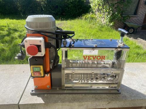 Te Huur:VEVOR Kabelstripper 30meter/min Krachtig & Efficiënt, Doe-het-zelf en Bouw, Elektriciteit en Kabels, Ophalen