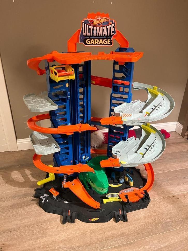 Hot Wheels ultimate garage + ultimate looping racebaan, Kinderen en Baby's, Speelgoed | Racebanen, Zo goed als nieuw, Racebaan