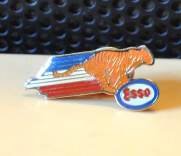 pin's publicitaire esso  vintage  beschikbaar voor biedingen