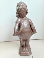 Statue de fille ancienne, Enlèvement