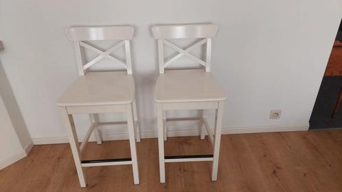 2 witte IKEA Ingolf barstoelen — 40€ voor beide!, Huis en Inrichting, Stoelen, Gebruikt, Twee, Hout, Wit, Ophalen