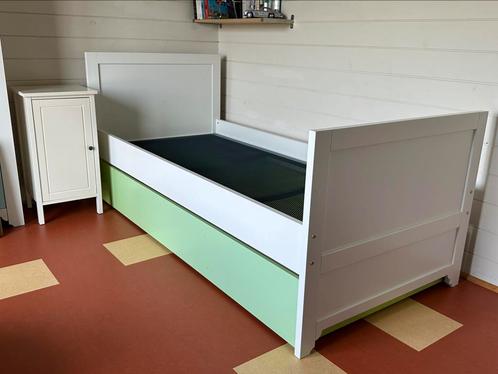 Lit + table de nuit IKEA, Huis en Inrichting, Slaapkamer | Bedden, Gebruikt, Ophalen