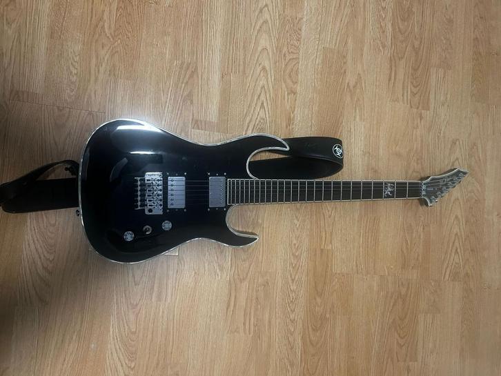 B.C. Rich - Assasin - Bathory, Muziek en Instrumenten, Snaarinstrumenten | Gitaren | Elektrisch, Zo goed als nieuw, Solid body