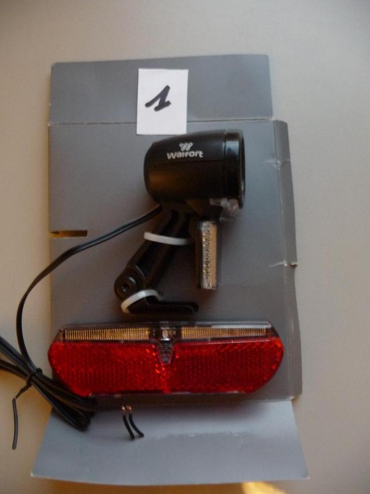 Voor en achterlichten, Fietsen en Brommers, Fietsaccessoires | Fietsverlichting, Verlichtingsset, Nieuw, Overig, Ophalen