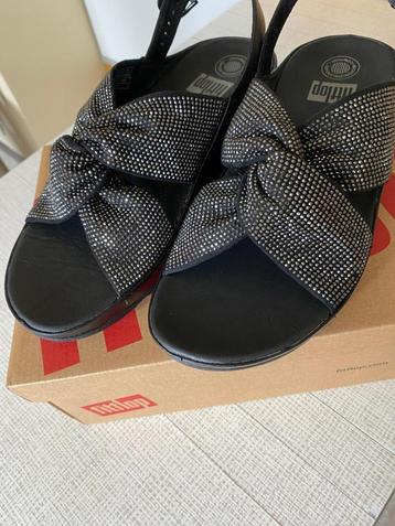 Damesschoenen – sandalen – nieuw beschikbaar voor biedingen