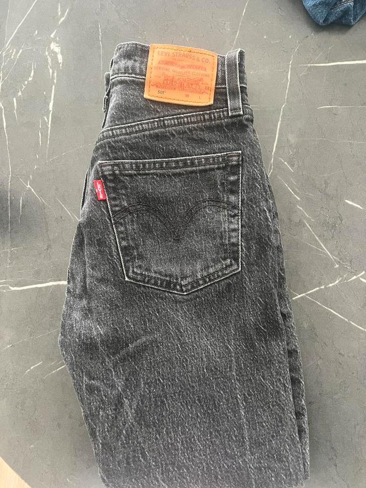 Levi’s broek, Kleding | Dames, Broeken en Pantalons, Zo goed als nieuw, Maat 34 (XS) of kleiner, Zwart, Lang, Ophalen