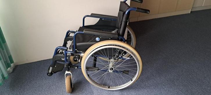 Rolstoel Vermeiren V300 max 130kg, Diversen, Rolstoelen, Zo goed als nieuw, Duwrolstoel, Inklapbaar, Ophalen