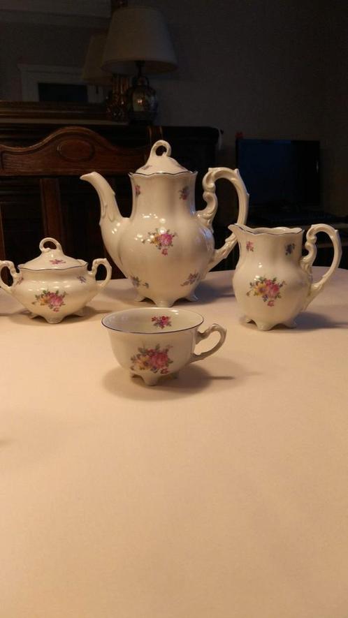 69-delig uniek eet- en koffieservies merk Koenigszelt, Antiek en Kunst, Antiek | Servies compleet, Ophalen