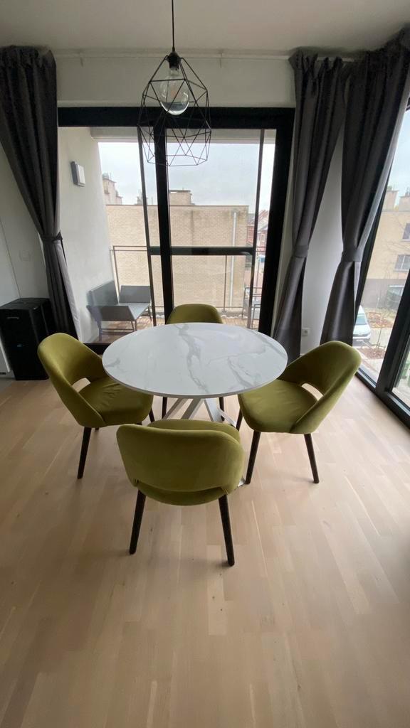 Ronde eettafel + stoelen, Huis en Inrichting, Tafels | Eettafels, Zo goed als nieuw, Ophalen