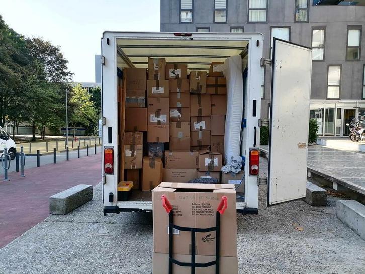 Verhuiswagen 7/7, Diensten en Vakmensen, Verhuizers en Opslag