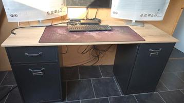 Bureau beschikbaar voor biedingen