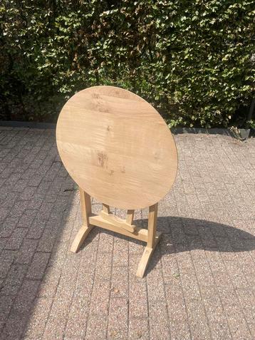 Exclusieve Handgemaakte Klaptafel beschikbaar voor biedingen