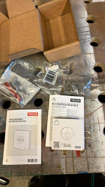 Velux KLI 310 afstandsbediening beschikbaar voor biedingen
