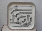 dienblad FORNASETTI  revolvers  1960, Antiquités & Art, Art | Objets design, Enlèvement ou Envoi