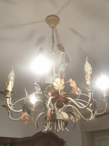 Set decoratieve kroonluchters beschikbaar voor biedingen