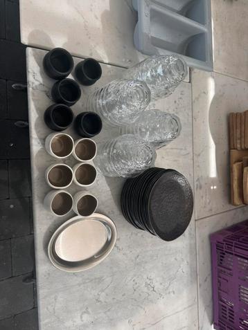 Lot met servies beschikbaar voor biedingen