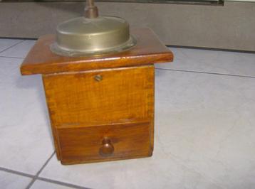 KTM - Koffiemolen - Handmatig -  14,5 x 11,5 cm beschikbaar voor biedingen
