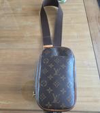 Louis vuitton buideltas, Handtassen en Accessoires, Tassen | Damestassen, Ophalen of Verzenden, Gebruikt, Bruin, Schoudertasje