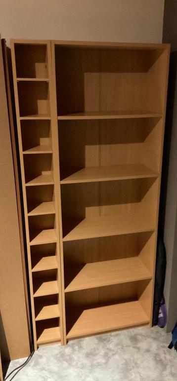 Boekenkast 79x26x177 cm beschikbaar voor biedingen
