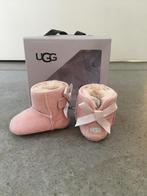 UGG laarsjes botjes roze strik maat 18-19, Kinderen en Baby's, Ophalen of Verzenden, Laarsjes