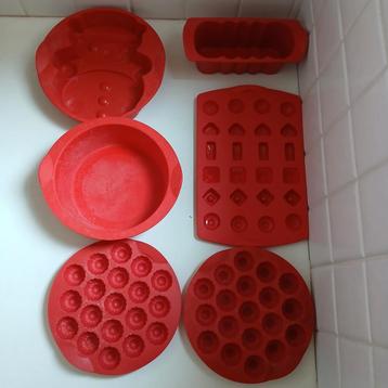 6 moules Tupperware pâtisserie pralines gâteaux, Enlèvement ou Envoi, Utilisé