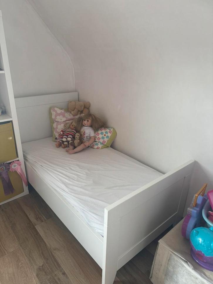 Babybedje 1.46m lang om te vormen nr kinderbedje, Kinderen en Baby's, Kinderkamer | Bedden, Zo goed als nieuw, Ophalen